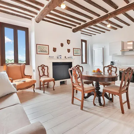 Maria Teresa Apartment